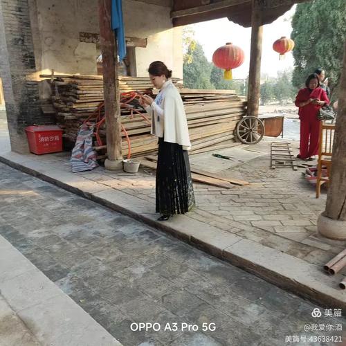 标题：抖音达人的日常：在镜头内外探寻真实自我的多彩旅程