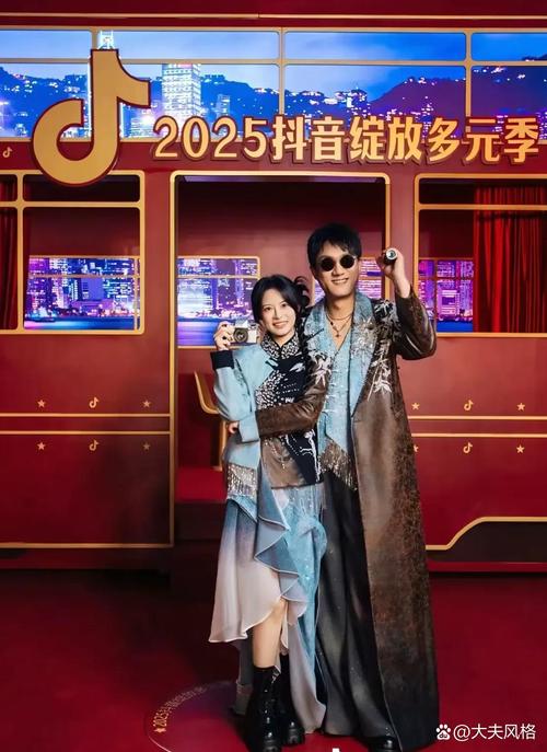 抖音买人气粉,抖音买人气粉：深度探讨背后的现象与挑战!