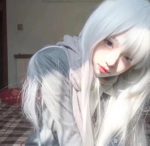 刷抖音评论白发女生